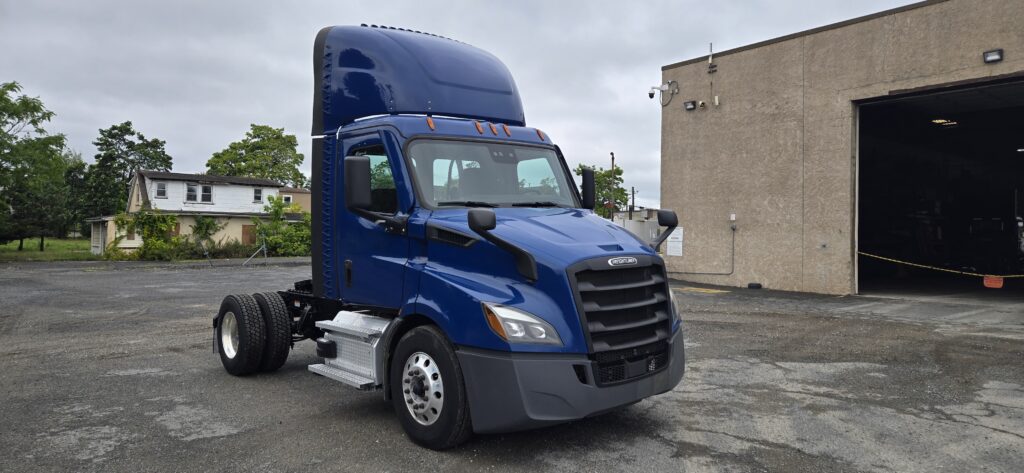 2021 Freightliner SAC