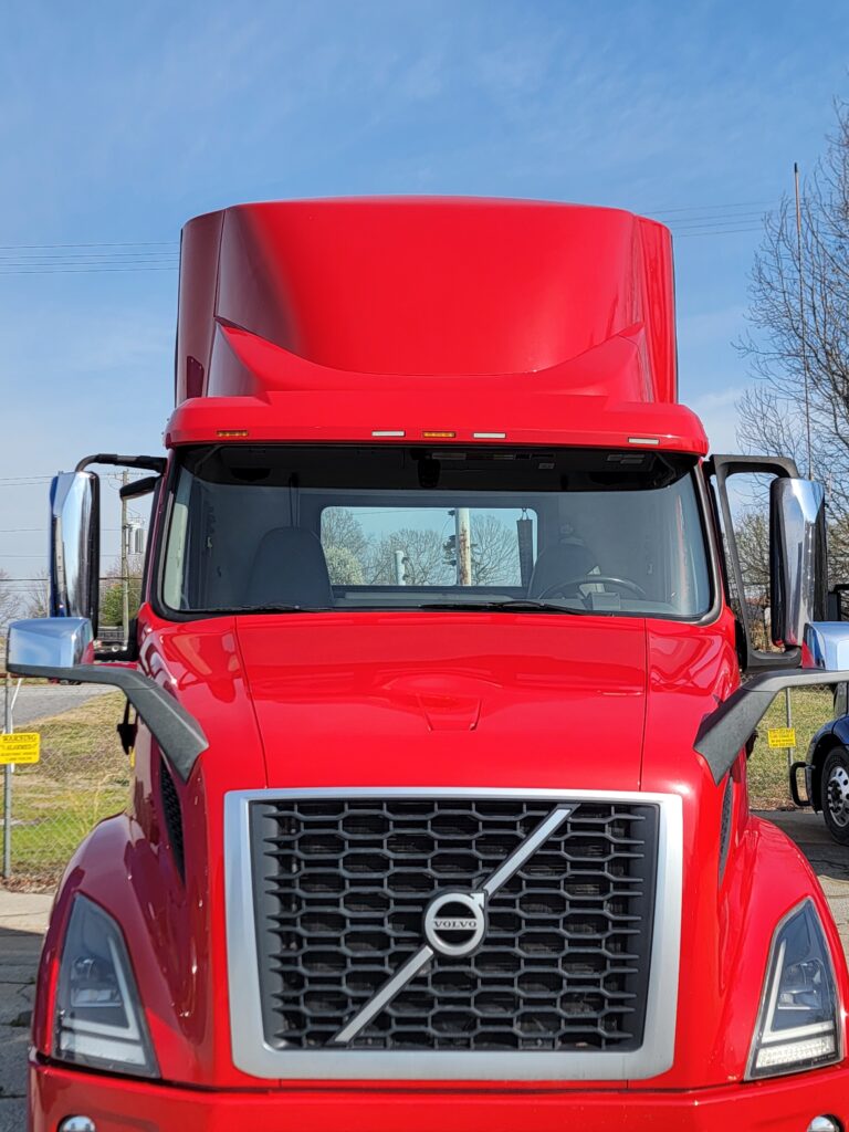 2020 Volvo Day Cab