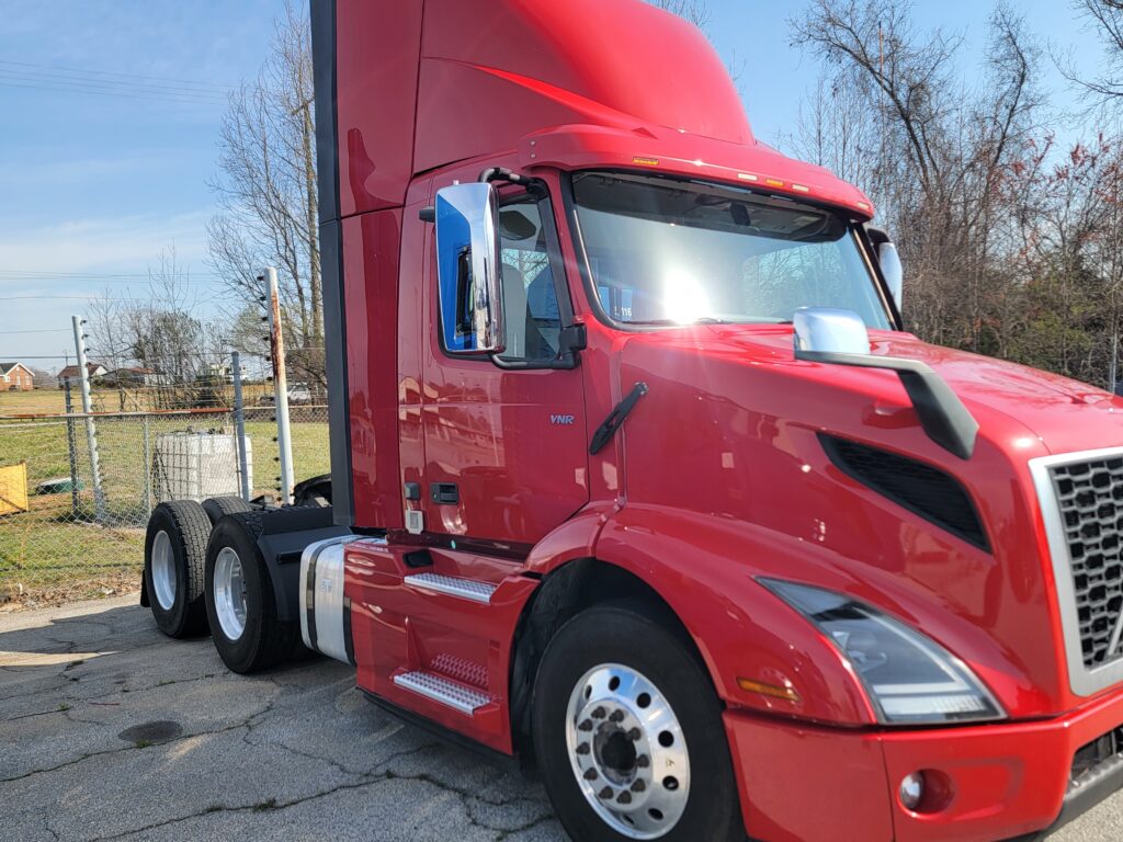 2020 Volvo Day Cab