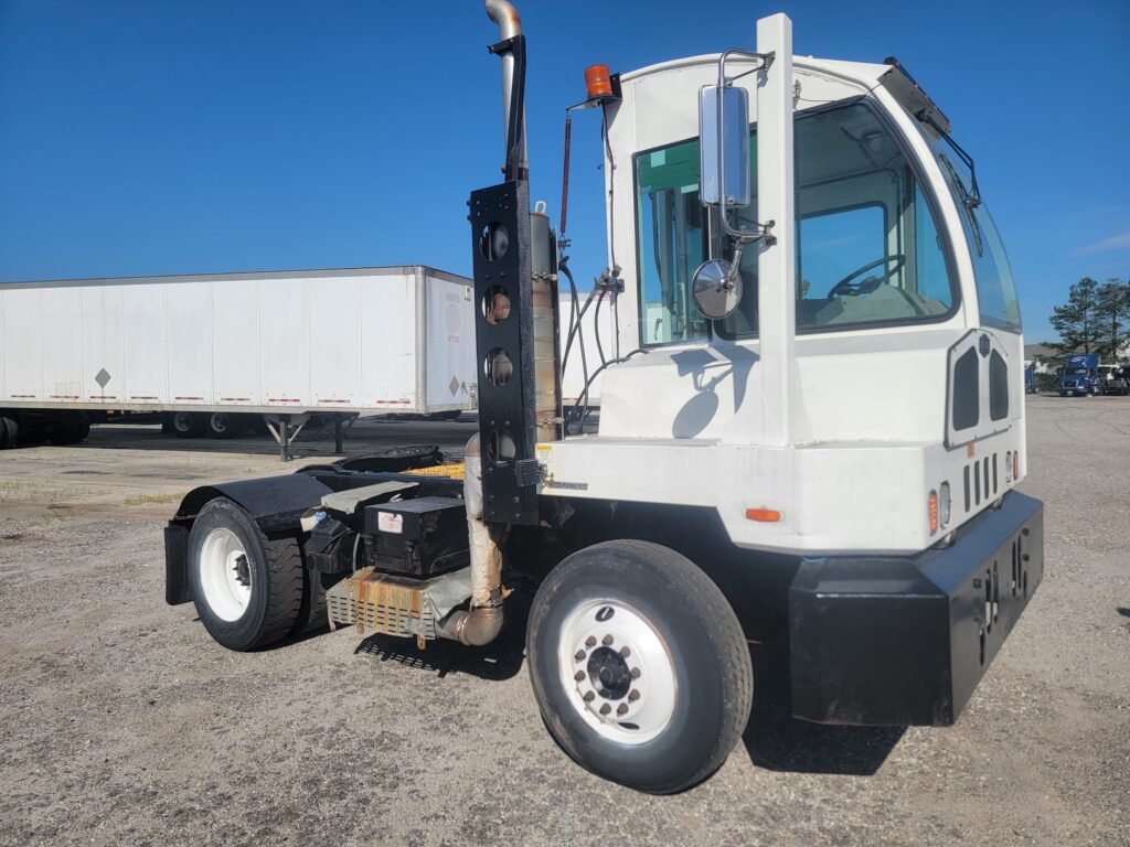 2017 Autocar Yard Horse