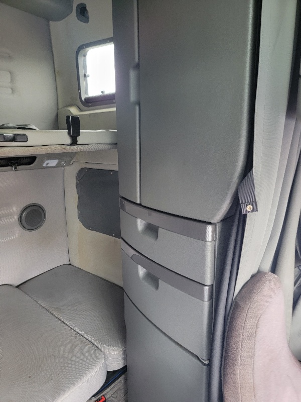 2021 Volvo DB Sleeper