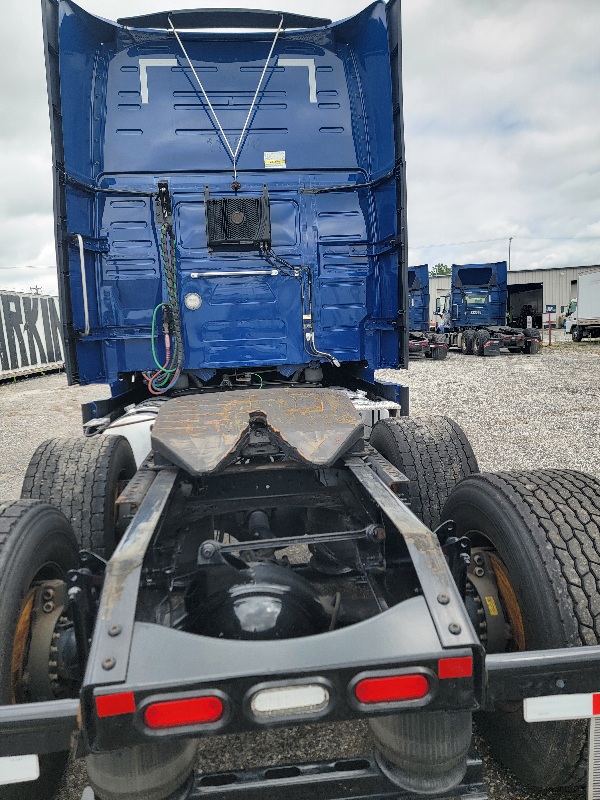 2021 Volvo DB Sleeper