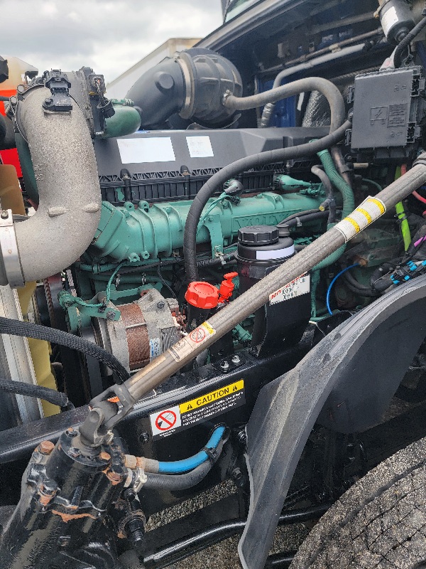 2021 Volvo DB Sleeper