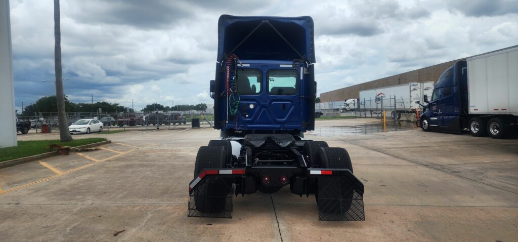 2021 Freightliner Day Cab