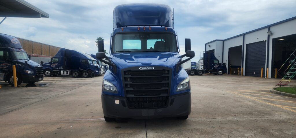2021 Freightliner Day Cab
