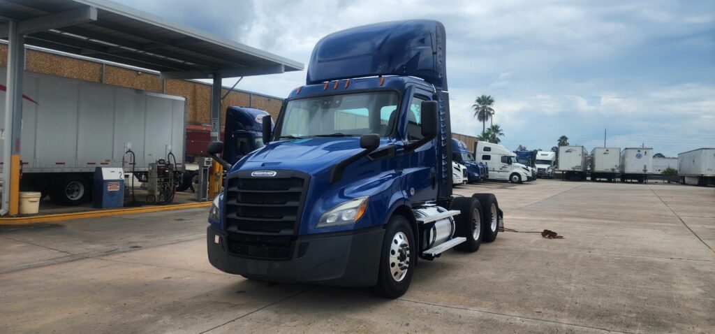 2021 Freightliner Day Cab