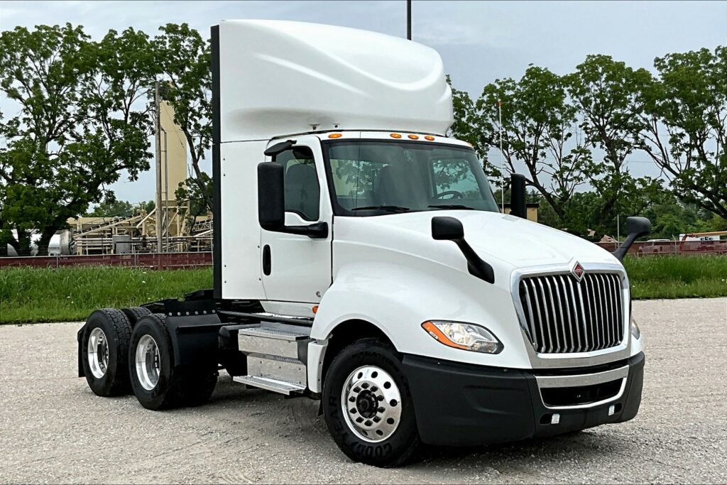 2020 CUM LT625 6×4 Day Cab