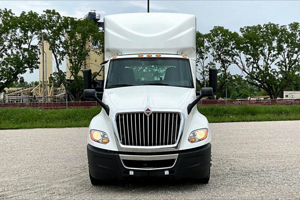 2020 CUM LT625 6×4 Day Cab