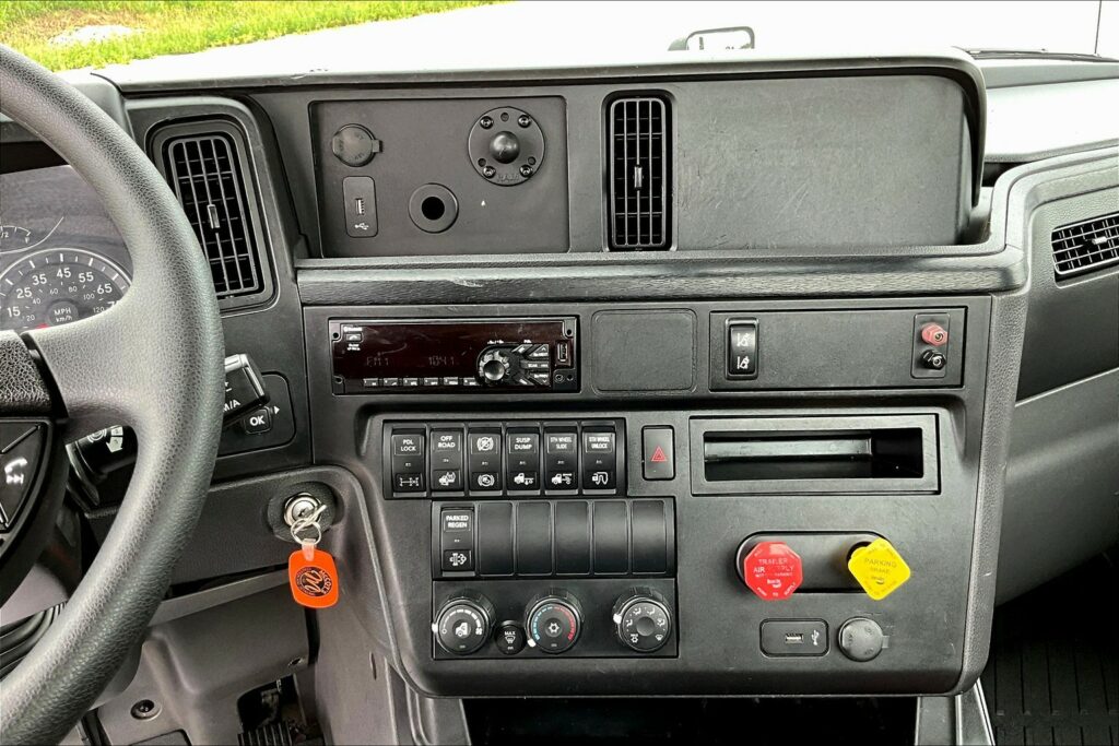 2020 CUM LT625 6×4 Day Cab