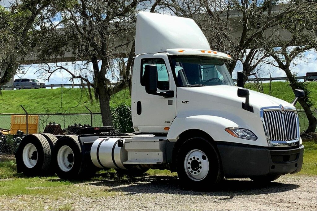 2019 INT LT625 6×4 Day Cab