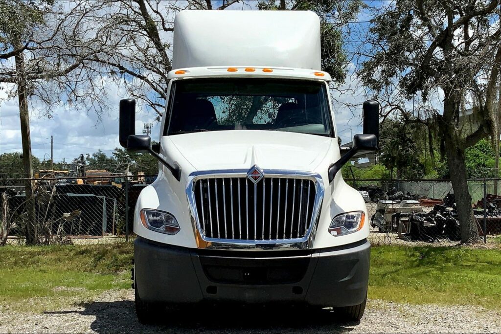 2019 INT LT625 6×4 Day Cab