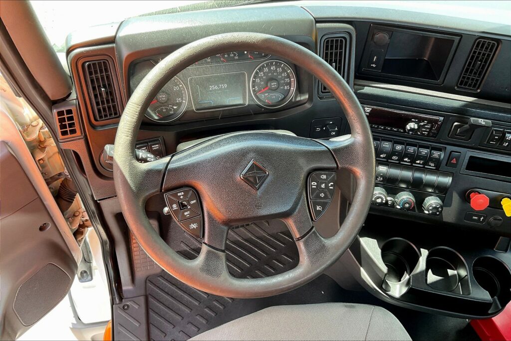 2019 INT LT625 6×4 Day Cab