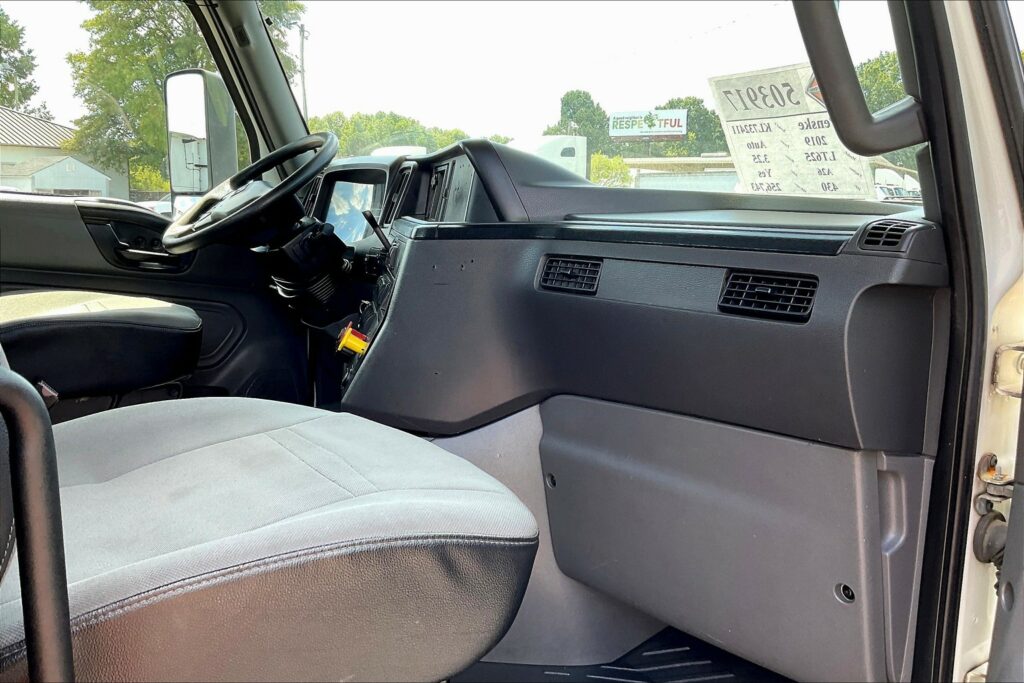 2019 INT LT625 6×4 Day Cab