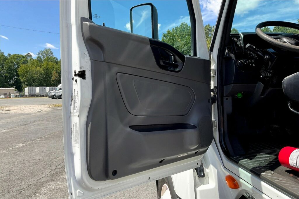 2019 INT LT625 6×4 Day Cab