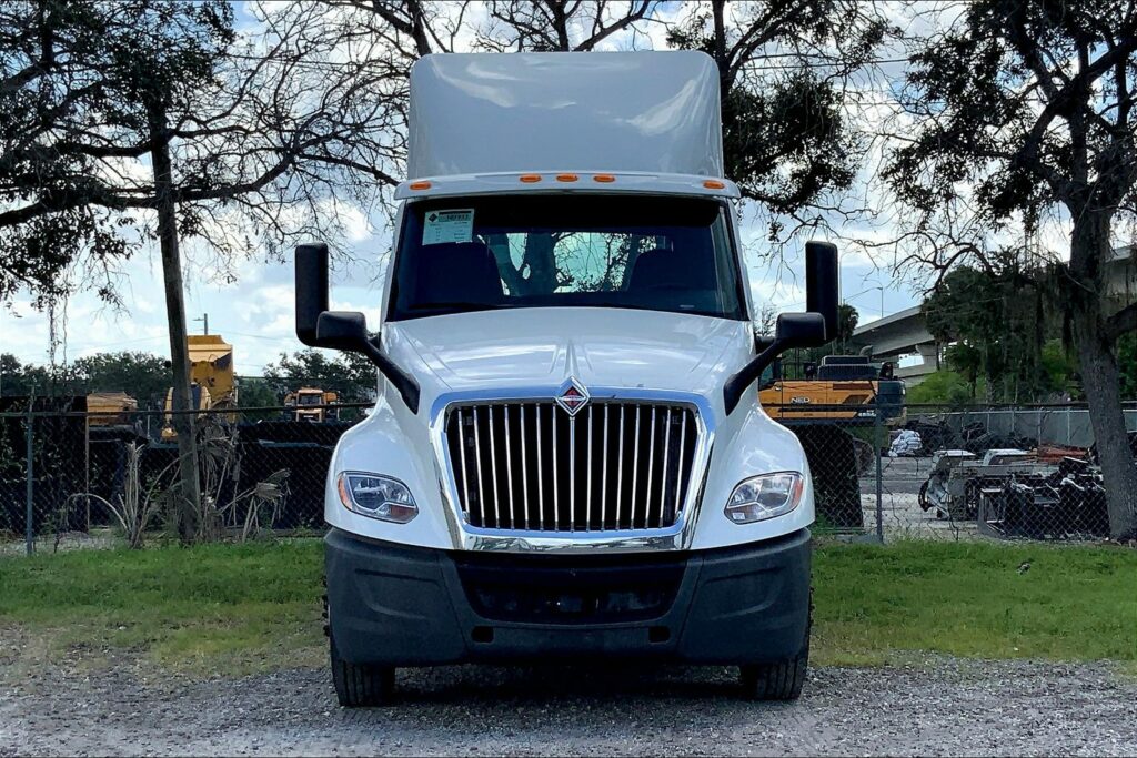 2019 INT LT625 6×4 Day Cab