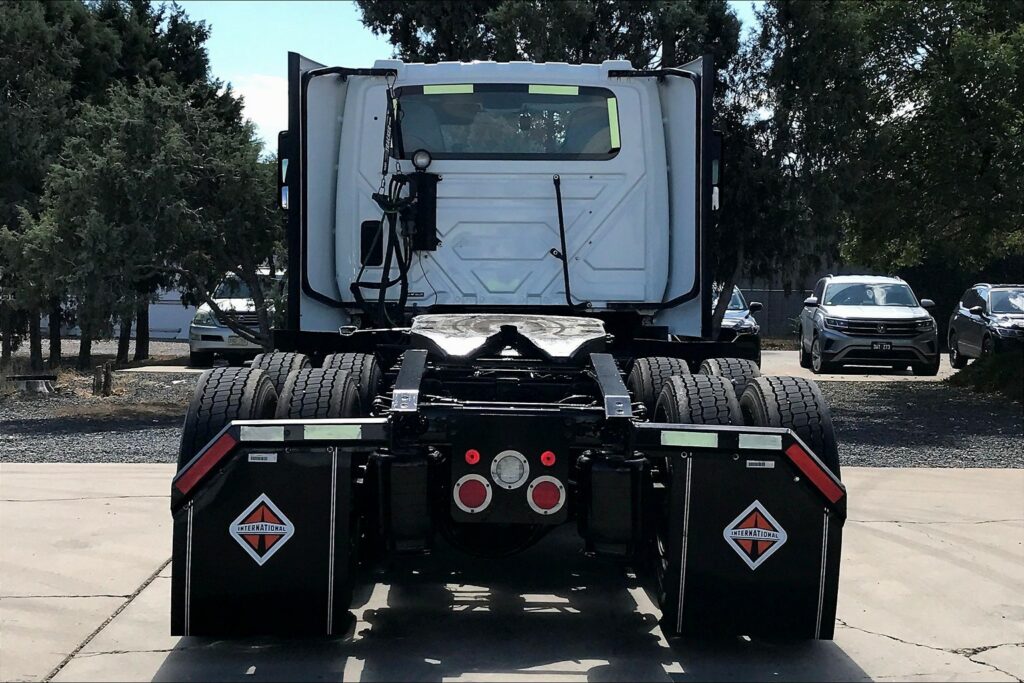 2021 CUM LT625 6×4 Day Cab