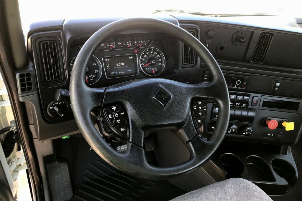 2021 CUM LT625 6×4 Day Cab