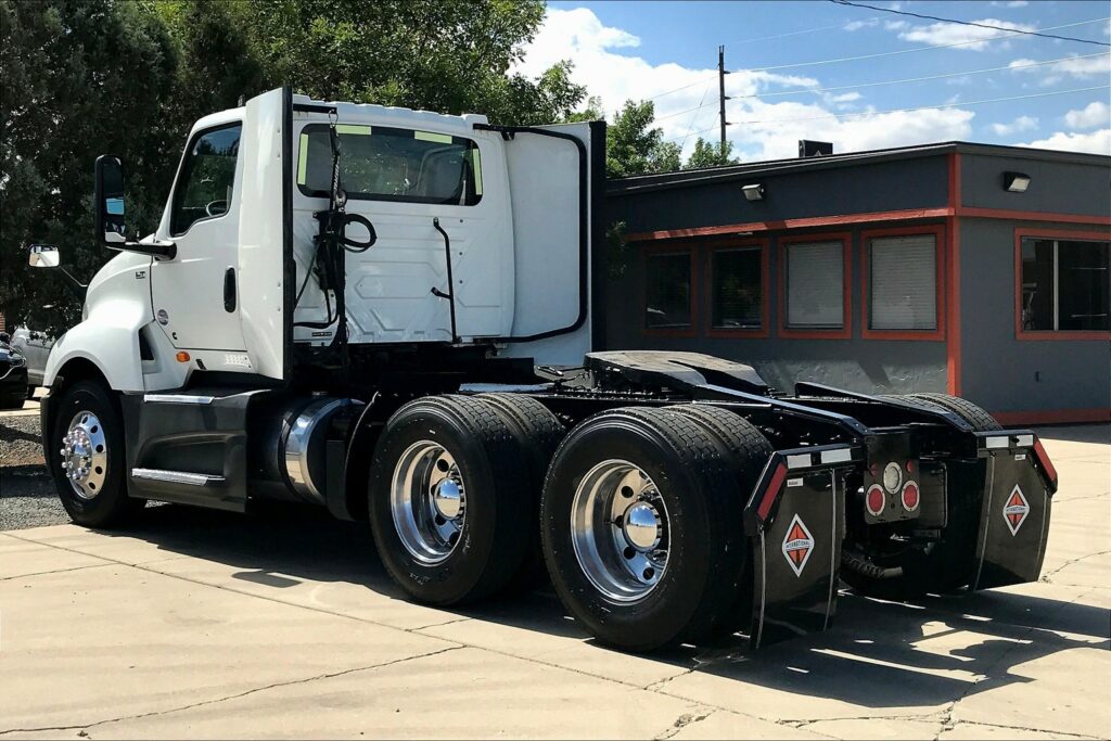 2021 CUM LT625 6×4 Day Cab