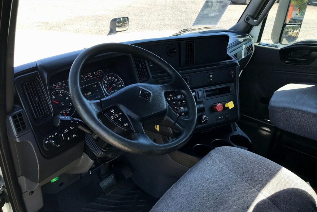 2021 CUM LT625 6×4 Day Cab