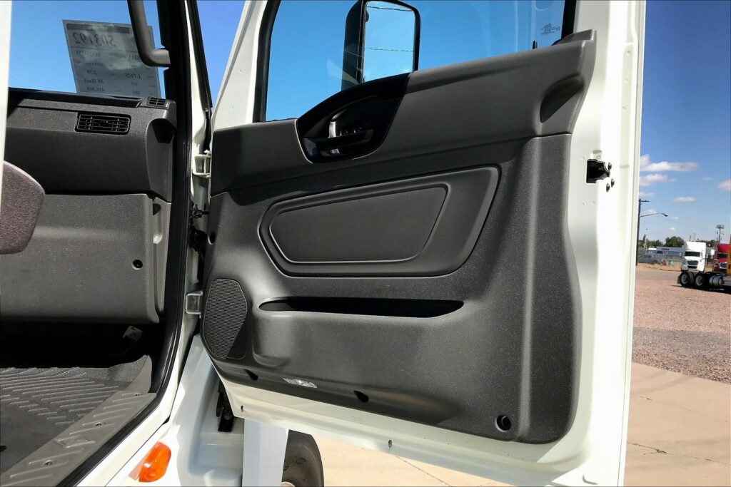 2021 CUM LT625 6×4 Day Cab