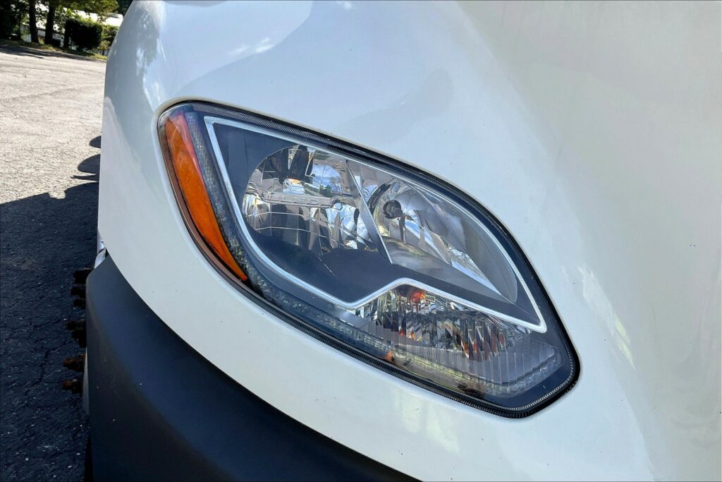 2022 CUM LT625 6×4 Sleeper