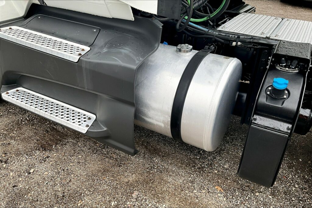 2020 CUM LT625 6×4 Day Cab