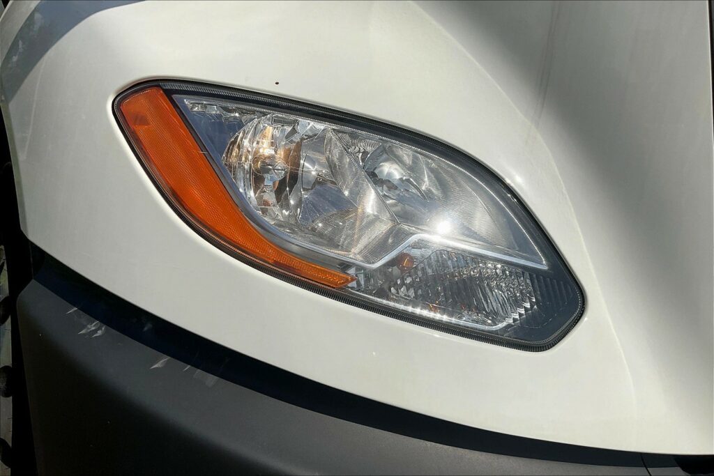 2021 CUM LT625 6×4 Sleeper