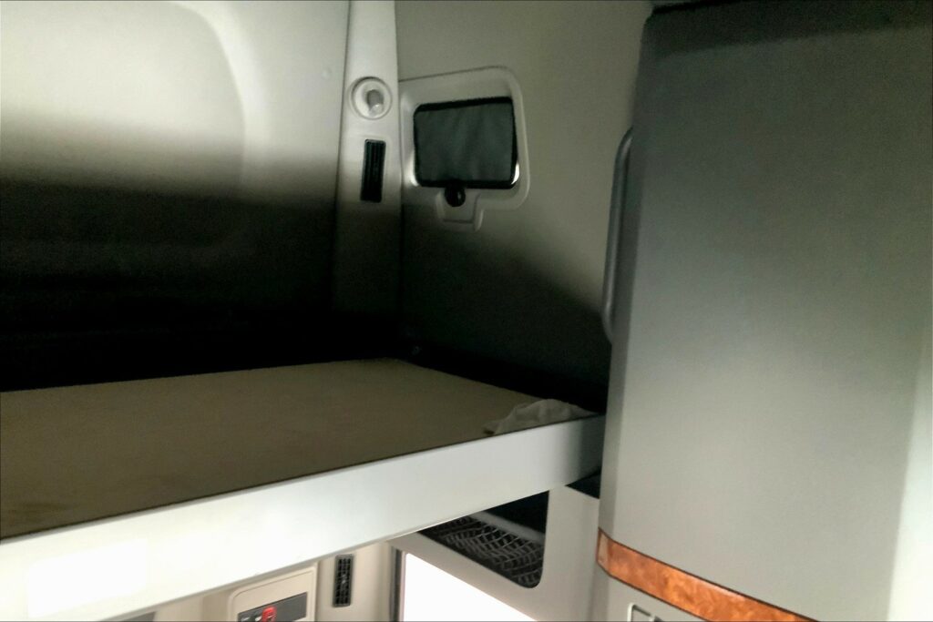 2021 CUM LT625 6×4 Sleeper