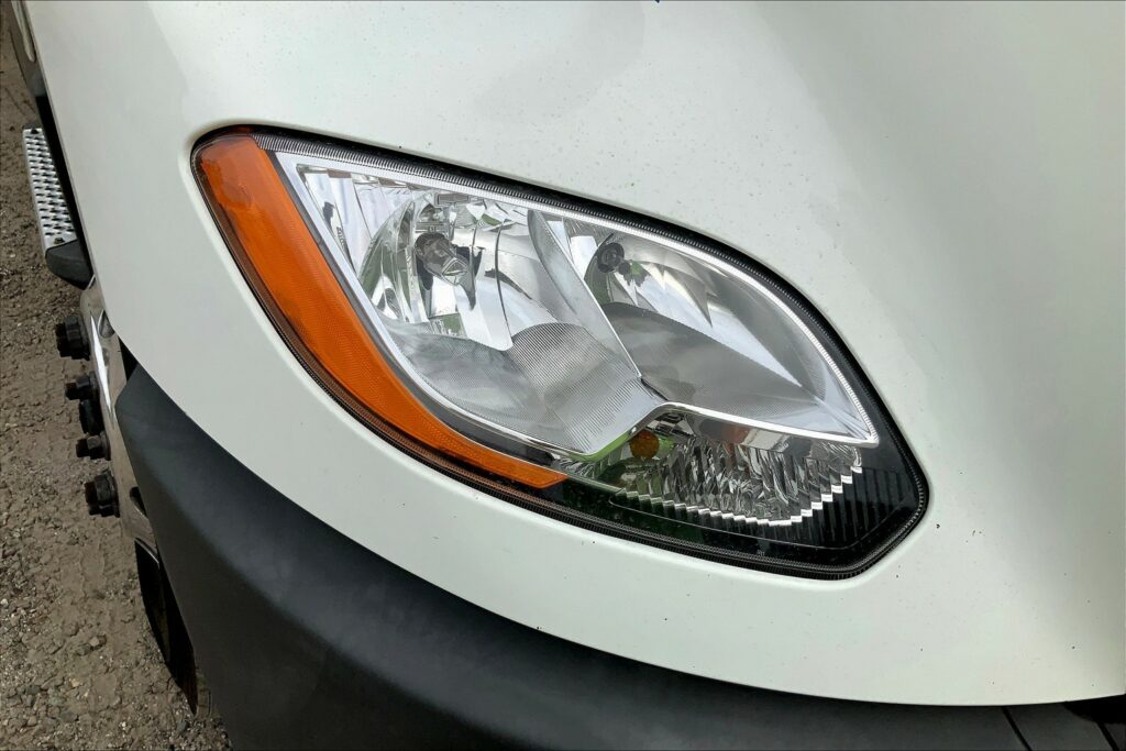 2021 CUM LT625 6×4 Sleeper