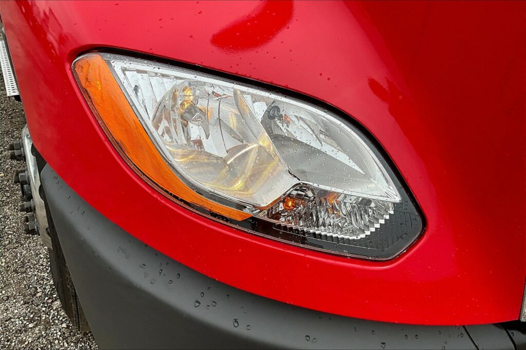 2021 CUM LT625 6×4 Sleeper