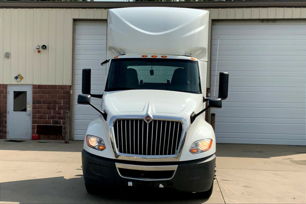 2020 CUM LT625 6×4 Day Cab