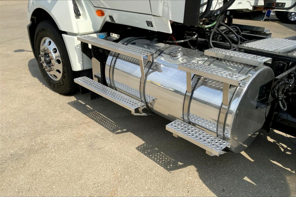 2020 CUM LT625 6×4 Day Cab