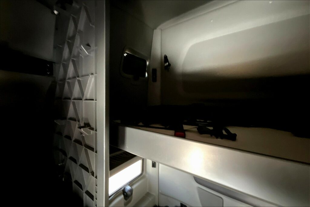 2022 CUM LT625 6×4 Sleeper