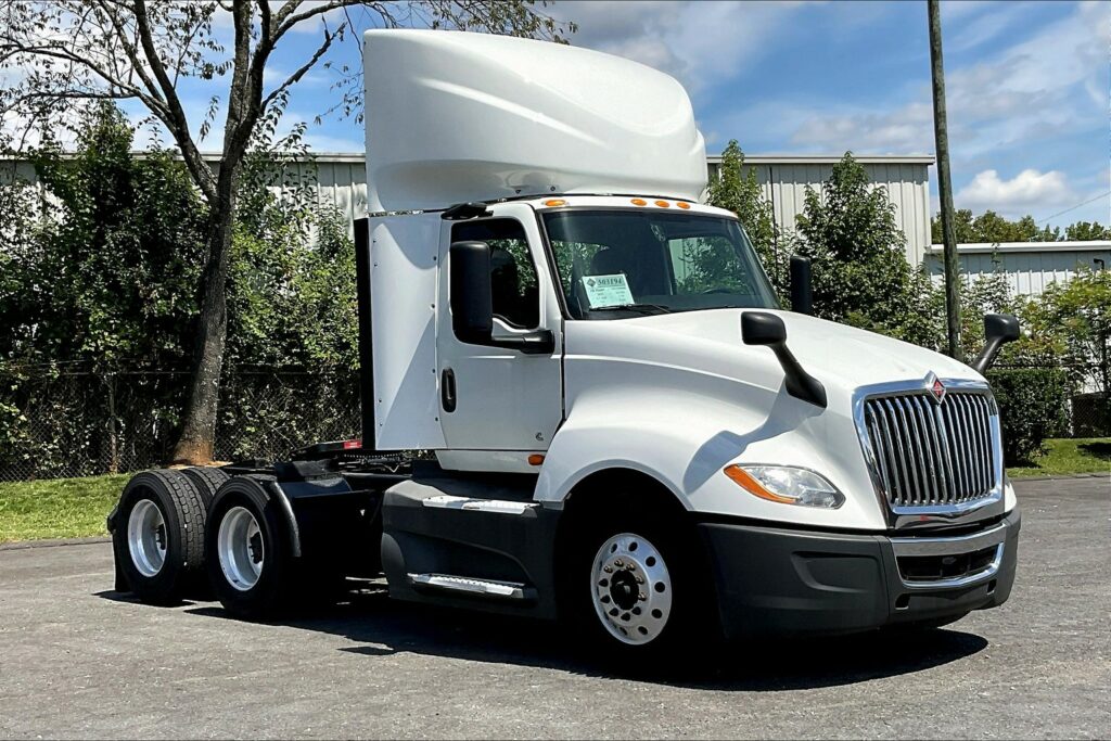 2021 CUM LT625 6×4 Day Cab