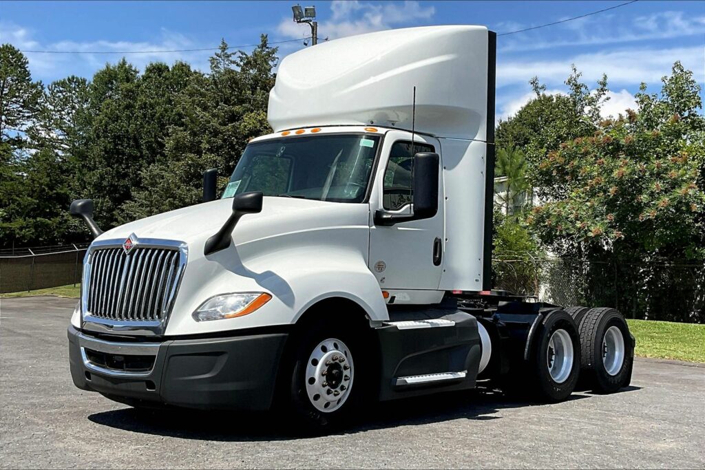 2021 CUM LT625 6×4 Day Cab