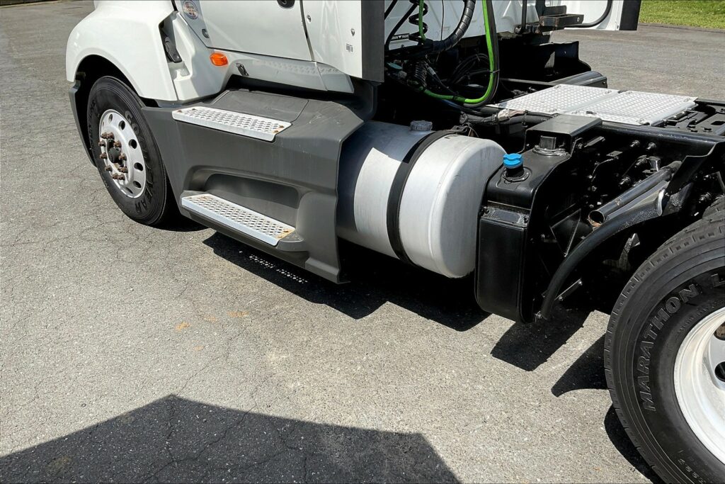 2021 CUM LT625 6×4 Day Cab