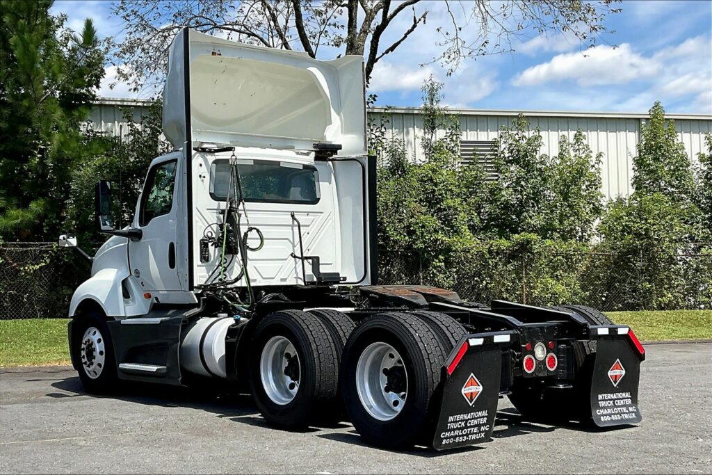 2021 CUM LT625 6×4 Day Cab