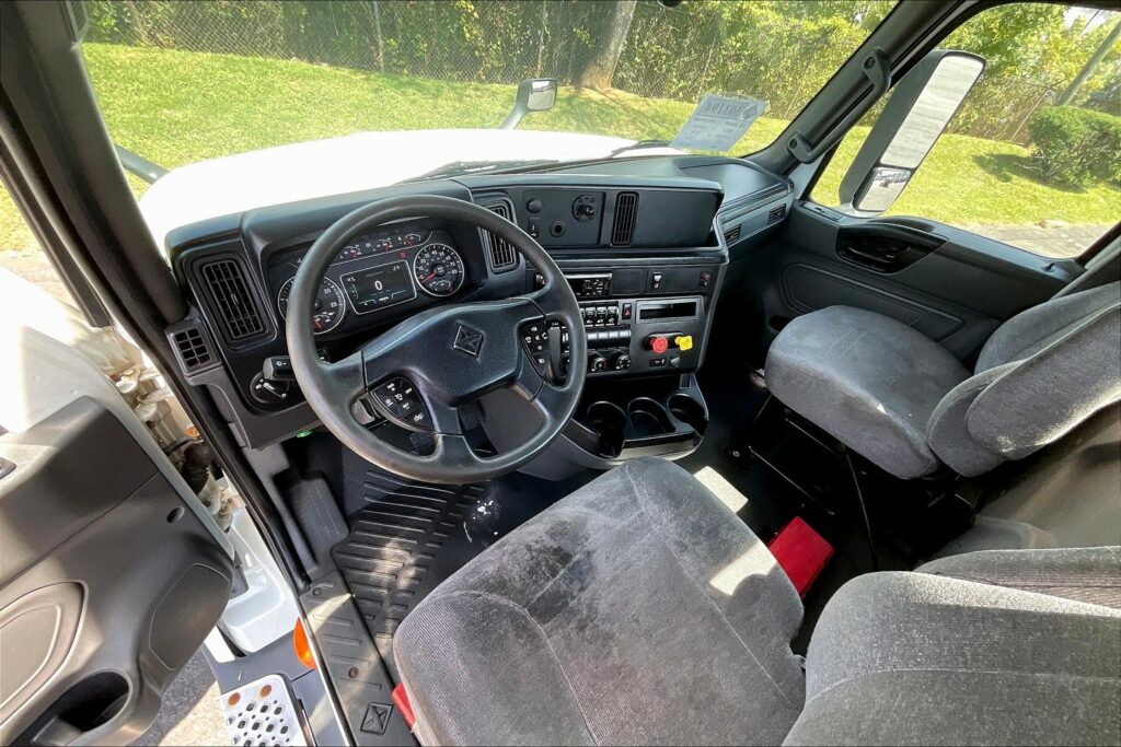 2021 CUM LT625 6×4 Day Cab
