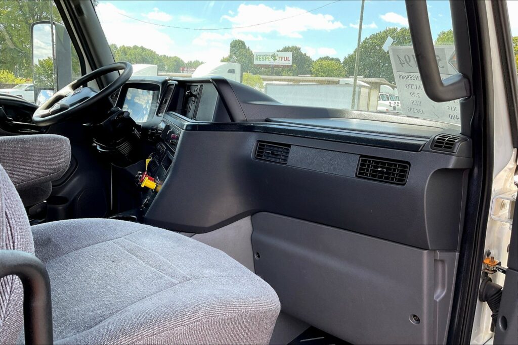 2021 CUM LT625 6×4 Day Cab