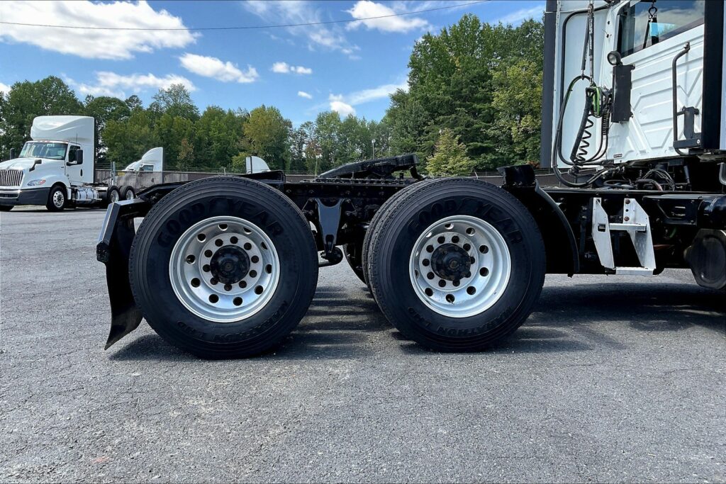 2021 CUM LT625 6×4 Day Cab