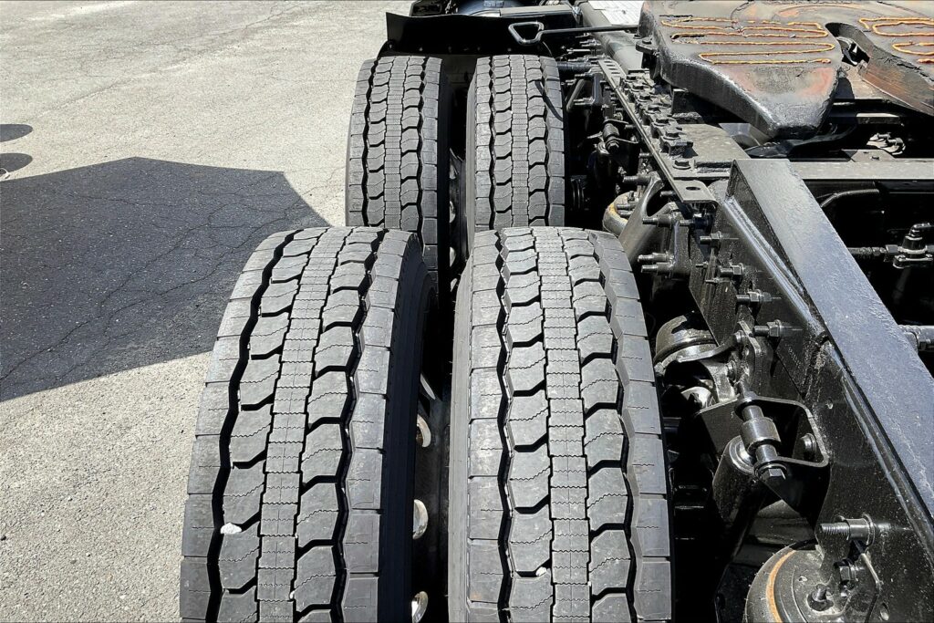 2021 CUM LT625 6×4 Day Cab