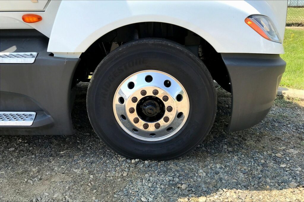 2022 CUM LT625 6×4 Sleeper