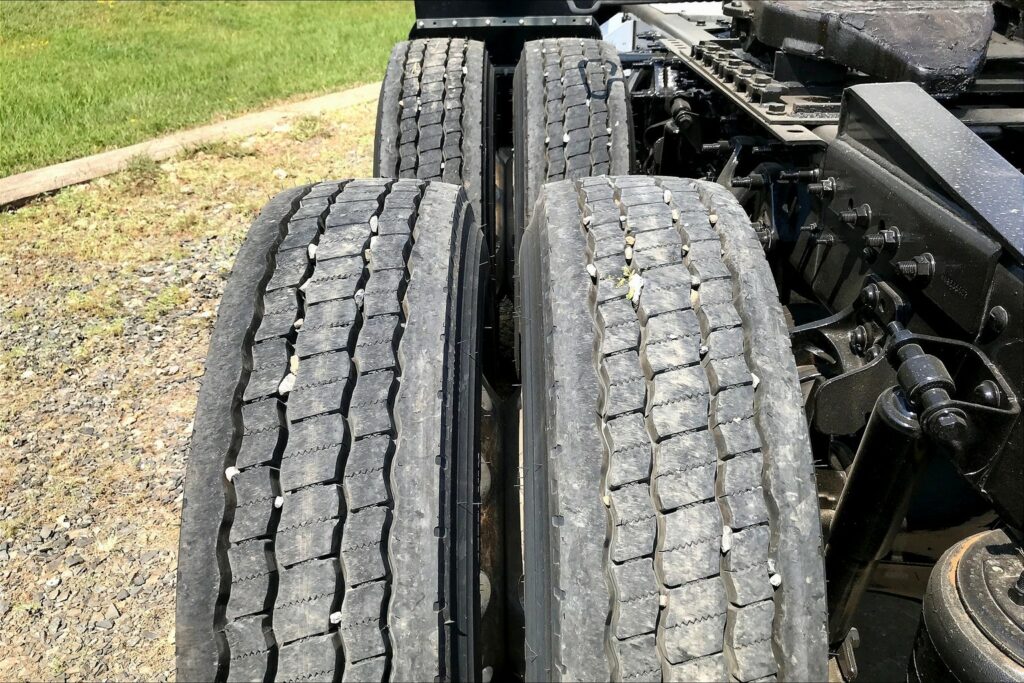 2022 CUM LT625 6×4 Sleeper