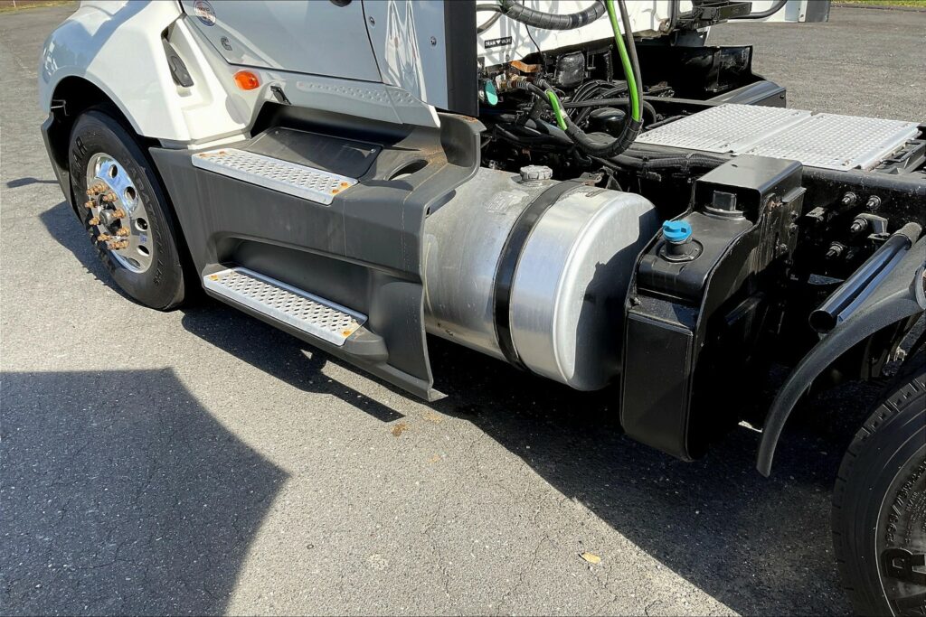 2021 CUM LT625 6×4 Day Cab