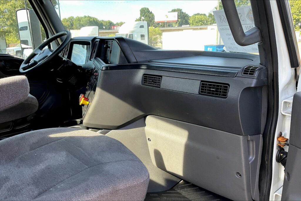 2021 CUM LT625 6×4 Day Cab