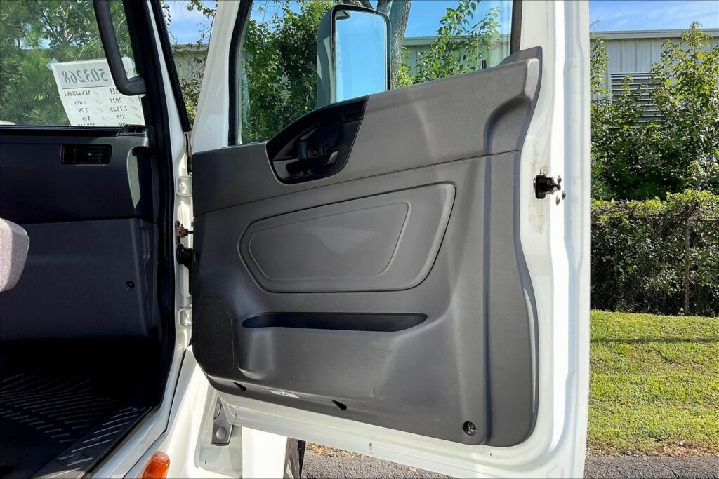 2021 CUM LT625 6×4 Day Cab