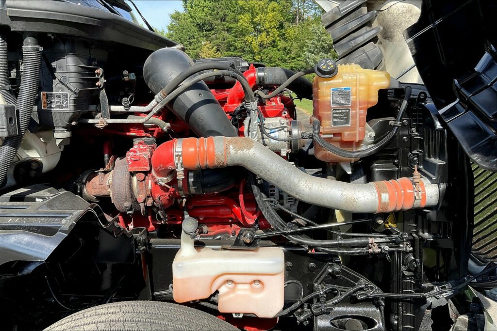 2021 CUM LT625 6×4 Day Cab