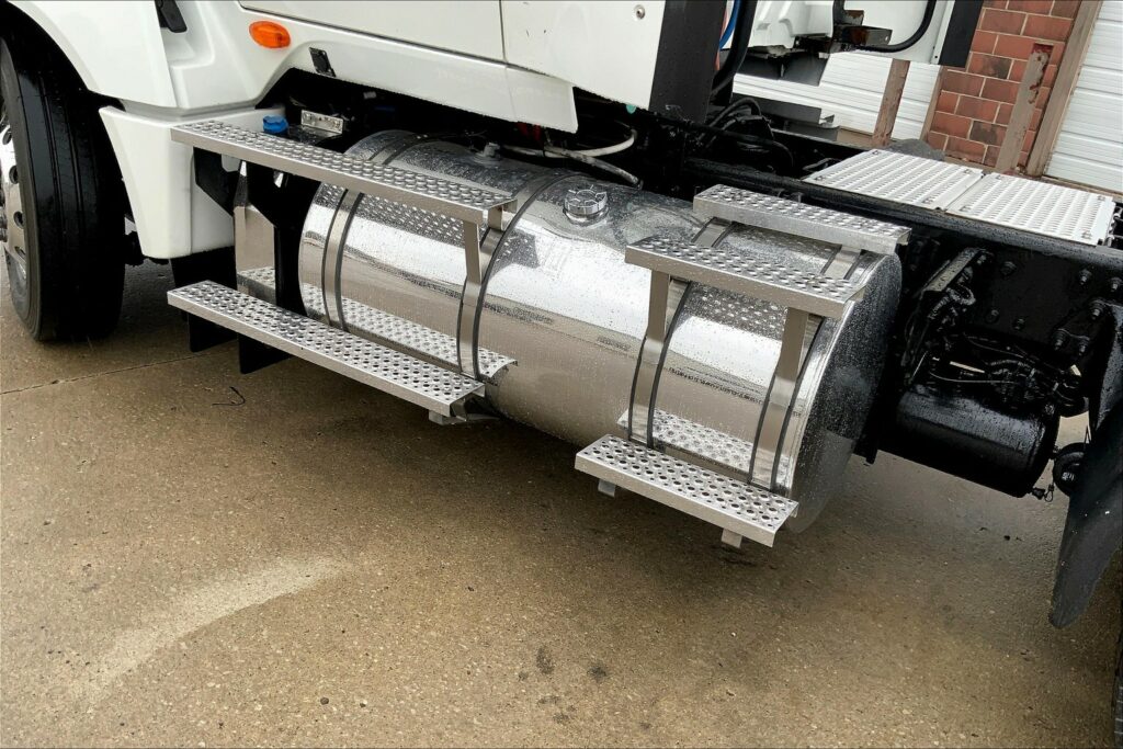 2020 CUM LT625 6×4 Day Cab