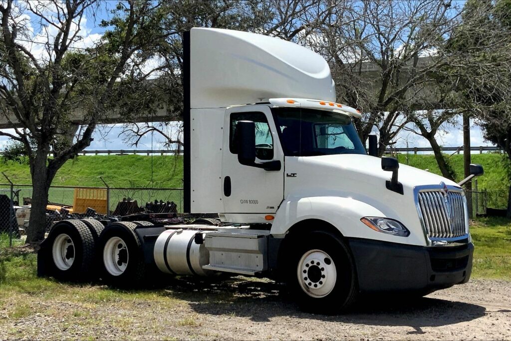 2019 INT LT625 6×4 Day Cab