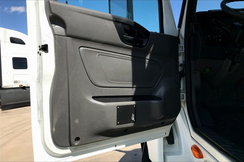 2019 INT LT625 6×4 Day Cab